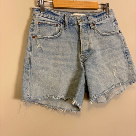 Abercrombie & Fitch The 90’s Baggy Low Rise Jean Shorts Size 26 - Picture 3 of 7